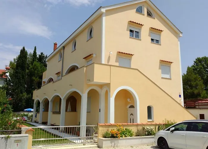 Apartments Jadera